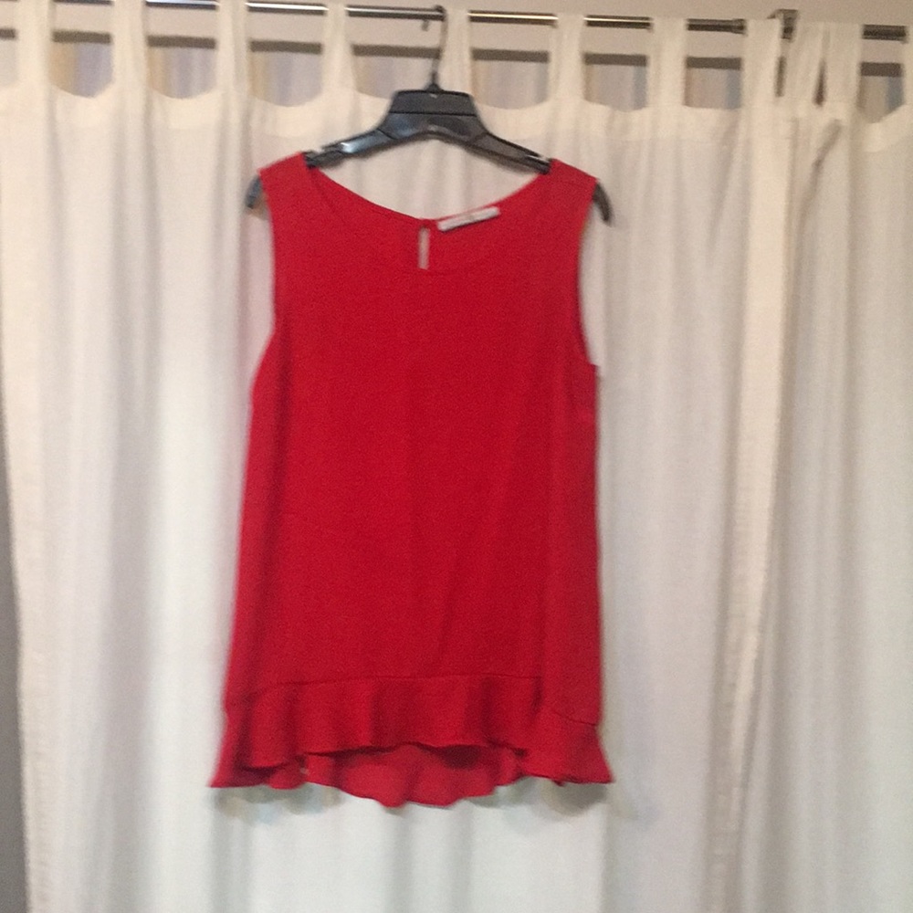 Ruffle bottom top